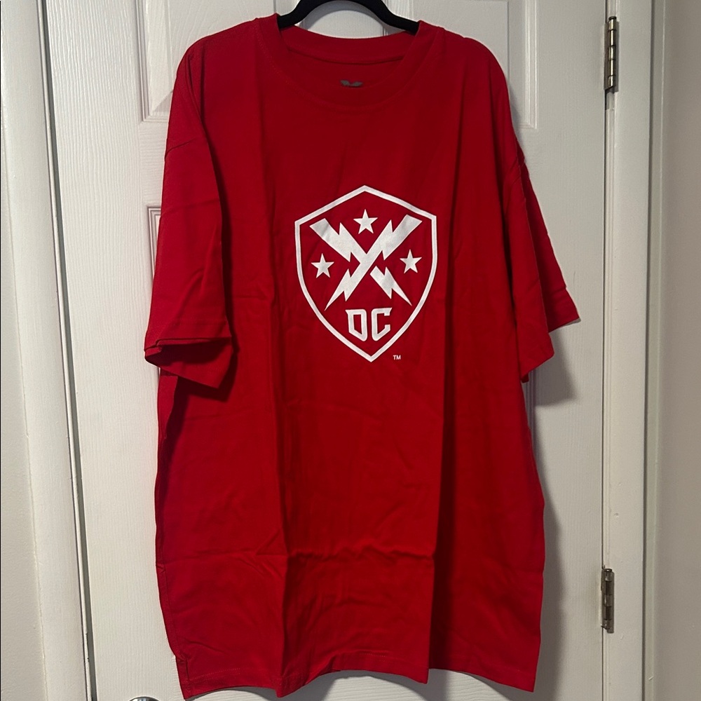 DC Red Men's Short Sleeve Tee
